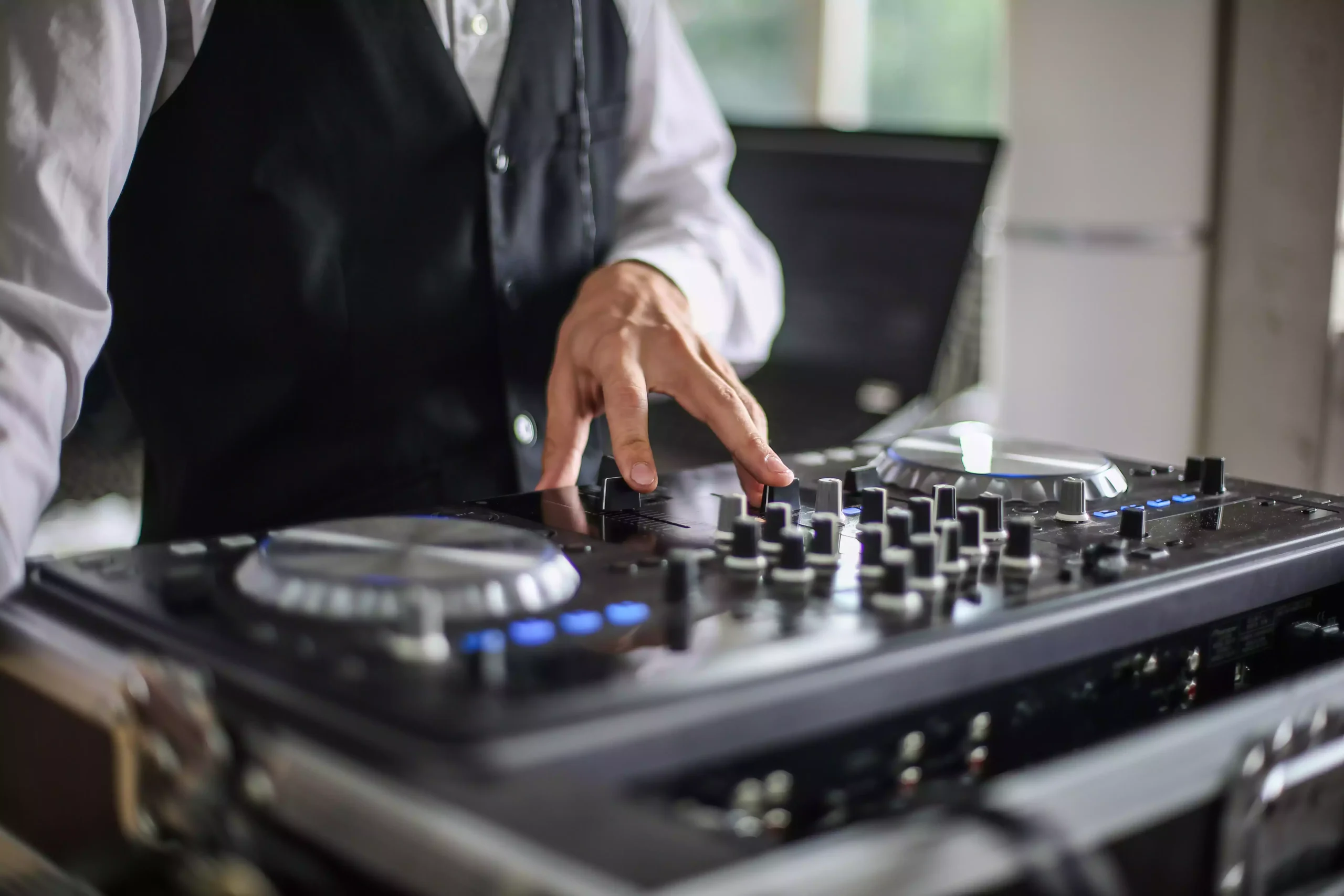 MACO DJ, DJ per eventi a Bergamo - MACO DJ